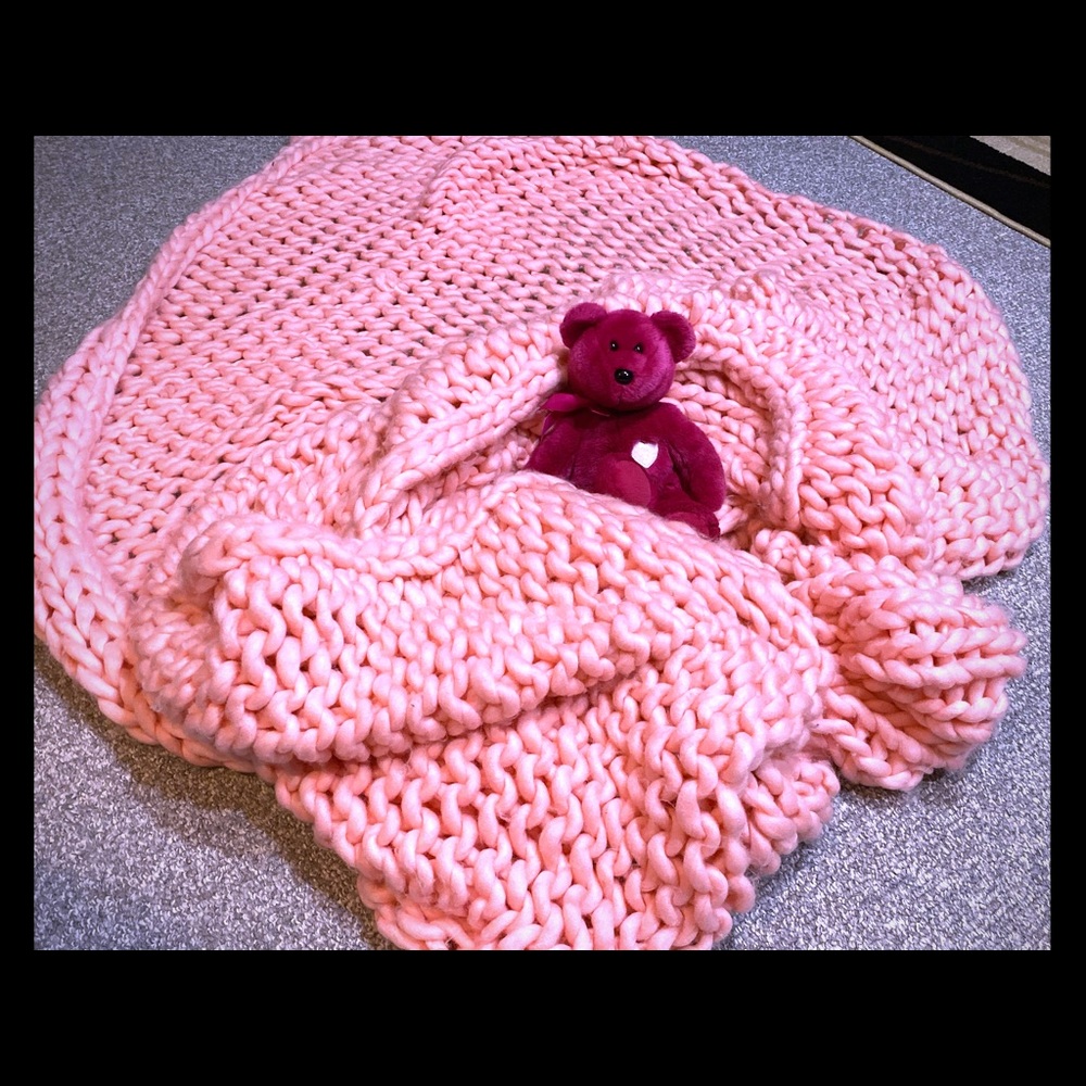 Pink chunky knit blanket